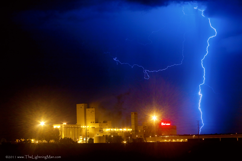 budweiser right lightning strike 800s  Budweiser Lightning Strike To The Right Right?